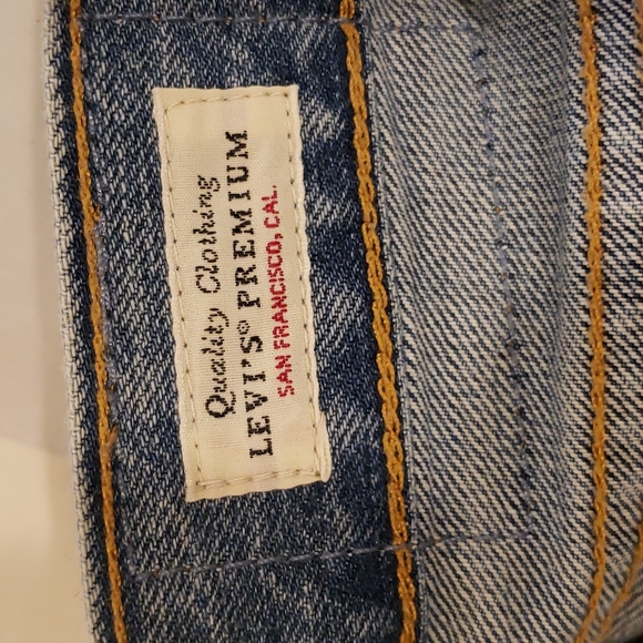Levi's cut off jean shorts - Picture 9 of 10